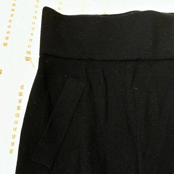 Club Monaco black wool skirt - Picture 2 of 7